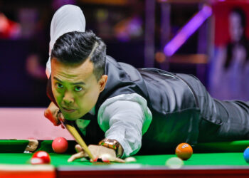 Marco Fu storms back to qualify for British Open