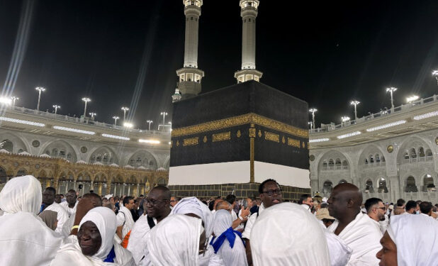 Million-plus pilgrims begin Hajj under blazing sun
