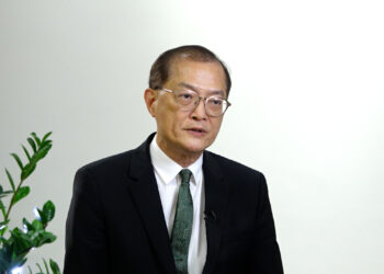 More incentives for public medics on the cards: Lo
