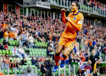 Netherlands, Finland cruise in World Cup qualifying