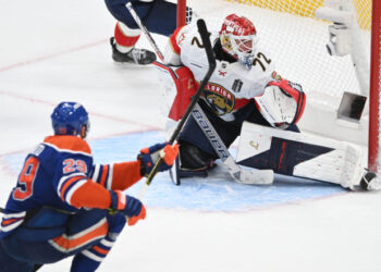 Oilers beat Panthers in overtime for Stanley Cup lead