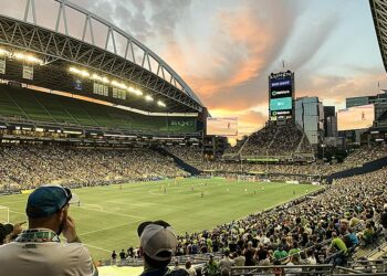 Packed stadium ‘shows potential for football boom’