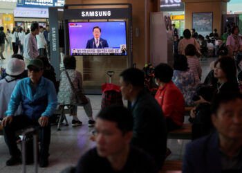 S Korean cabinet meets amid Lee race on economy