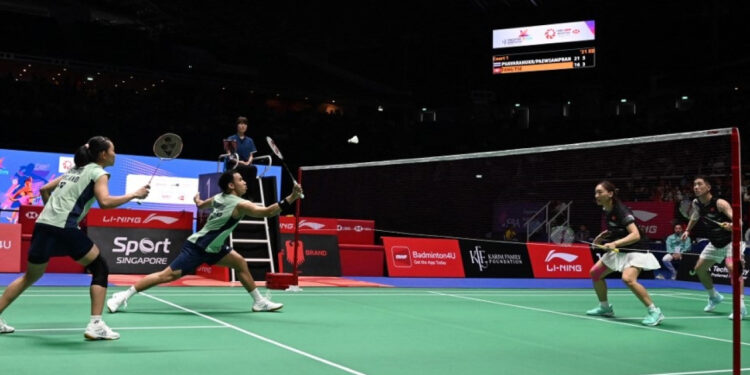 Star shuttlers Tang, Tse win silver at Singapore Open