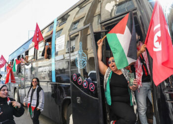 Tunisian-led aid bus convoy departs for Gaza