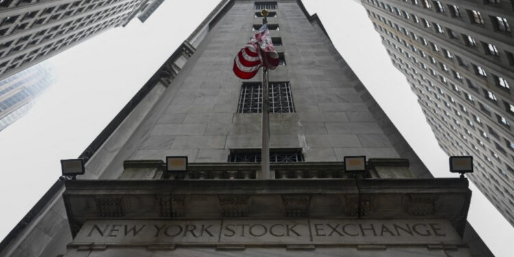 US stocks advance as China trade talks continue