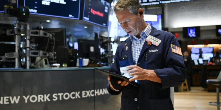 US stocks fall as investors pare risk on Iran conflict