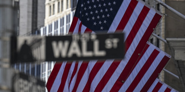 US stocks rebound on jobs data relief, US-China talks