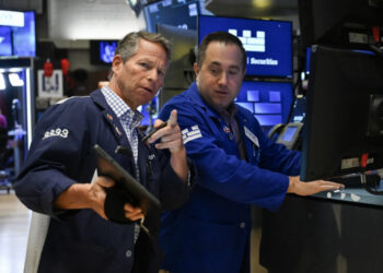 US stocks rise as fears ease over Mideast war