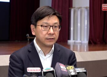 Workers urged to report labour import violations