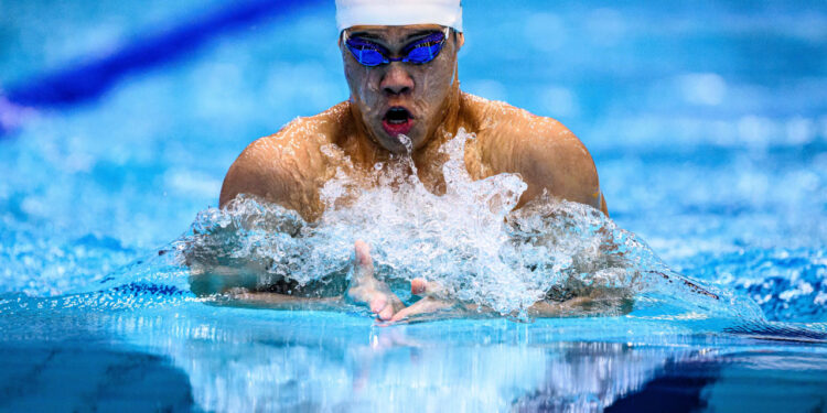 Adam Mak wins 200m silver at World University Games