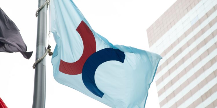 HK stocks track broader gains in region
