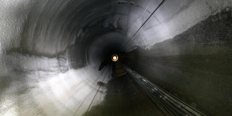 Model predicts long-term effects of nuclear waste on underground disposal systems