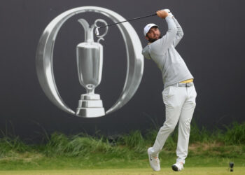 Scheffler surges into British Open halfway lead