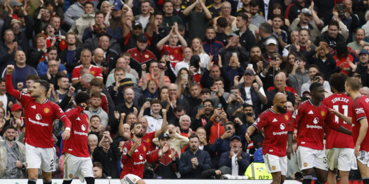 Man Utd gloom lifted, Spurs suffer first league loss