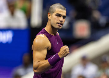 New-look Alcaraz eases into second round at US Open
