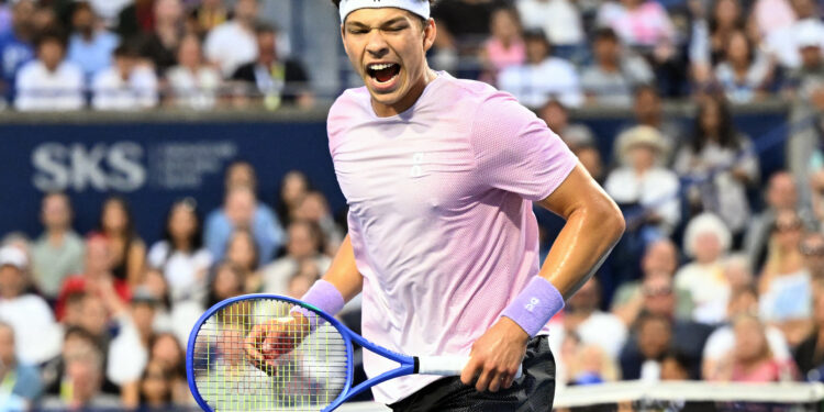 Shelton downs Khachanov, claims Toronto Masters crown