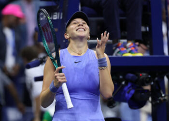 Anisimova shows gumption for Sabalenka finals crunch
