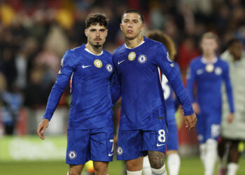 Chelsea blow chance to top Premier League
