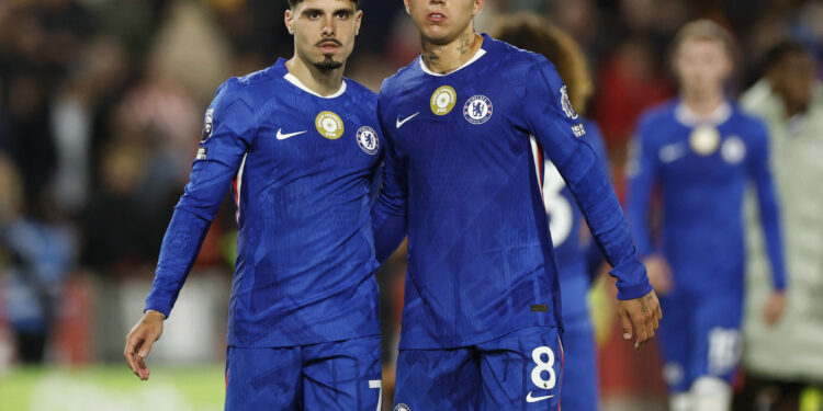 Chelsea blow chance to top Premier League