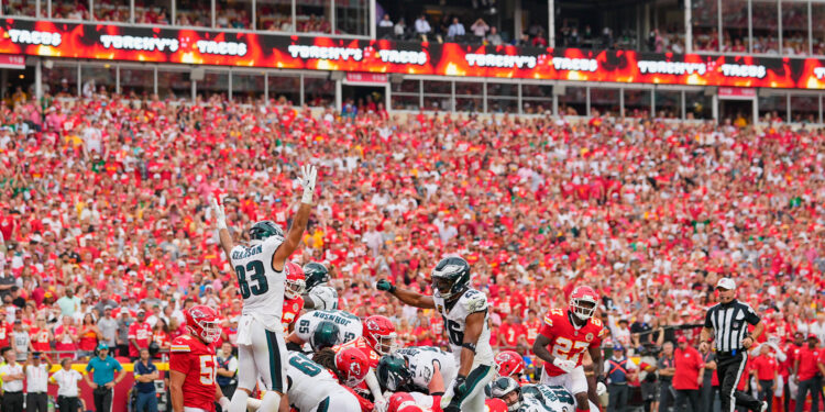 Eagles hold off Chiefs in Super Bowl rematch