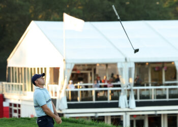 Europe leads USA by three after Ryder Cup opening day