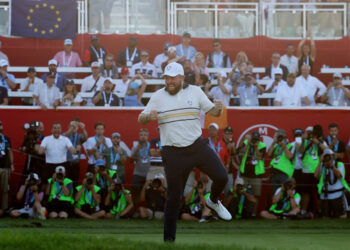 Europe retain Ryder Cup after US fightback