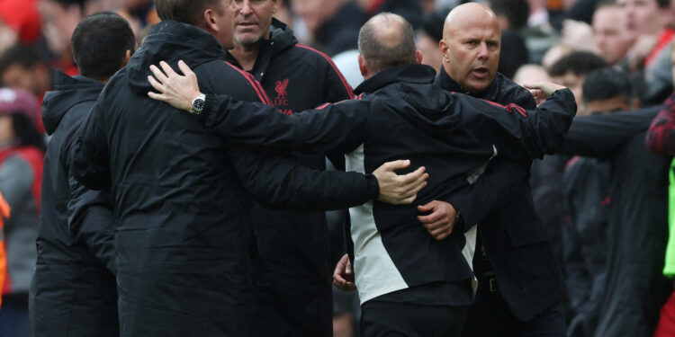 Liverpool beat Everton to maintain perfect start