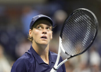 Sinner rolls past Musetti and into US Open last four
