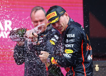Verstappen wins in Baku as Piastri crashes out