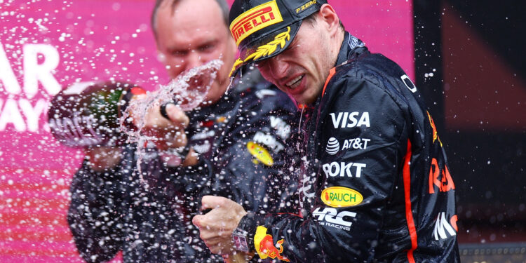 Verstappen wins in Baku as Piastri crashes out