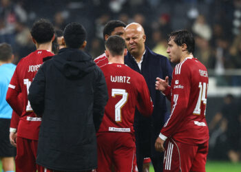 Liverpool end losing skid with Eintracht Frankfurt win