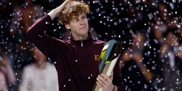Sinner fights back against Zverev for Vienna crown