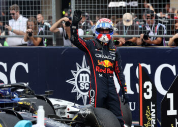 Verstappen wins dramatic US Grand Prix sprint