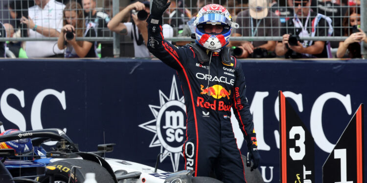 Verstappen wins dramatic US Grand Prix sprint