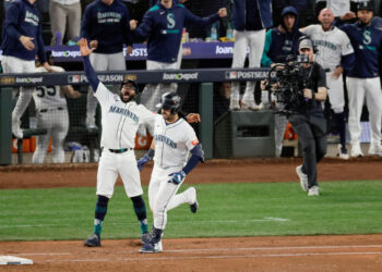 World Series beckons as Mariners sink Blue Jays