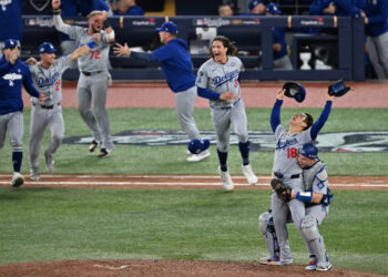 Dodgers retain World Series after thrilling Game 7 win