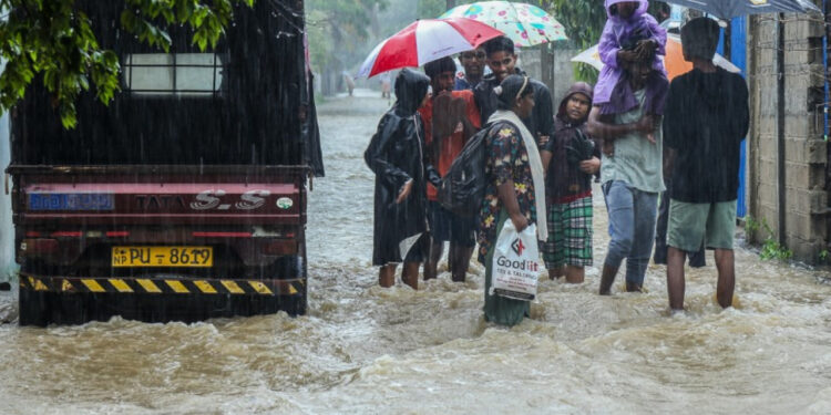 Heavy rains flood Sri Lanka, kills more than 40