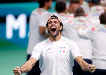 Italy see off Spain to complete Davis Cup hat-trick