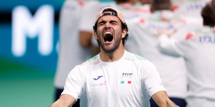 Italy see off Spain to complete Davis Cup hat-trick