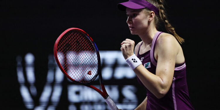 Rybakina downs Swiatek to reach WTA Finals last four