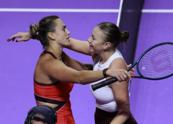 Sabalenka roars way to US$5m fight with Rybakina
