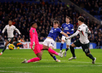 Chelsea battle past Cardiff for League Cup semis berth