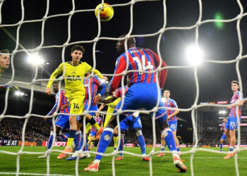 Spurs grab big win for Frank as Leeds hold Sunderland
