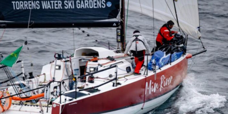 Woman becomes first winning Sydney to Hobart skipper
