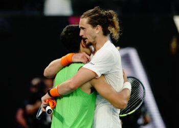 Alcaraz outlasts Zverev in nail-biting semis thriller