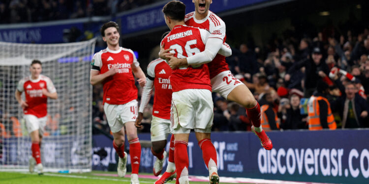 Arsenal sink Chelsea in League Cup semis first leg