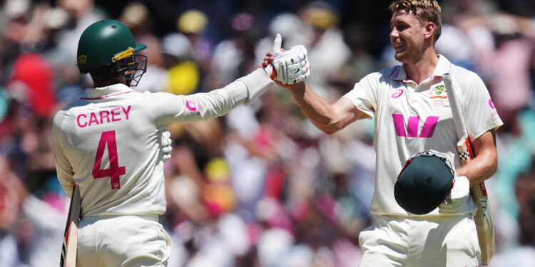 Australia hold on to win fifth Ashes Test over England