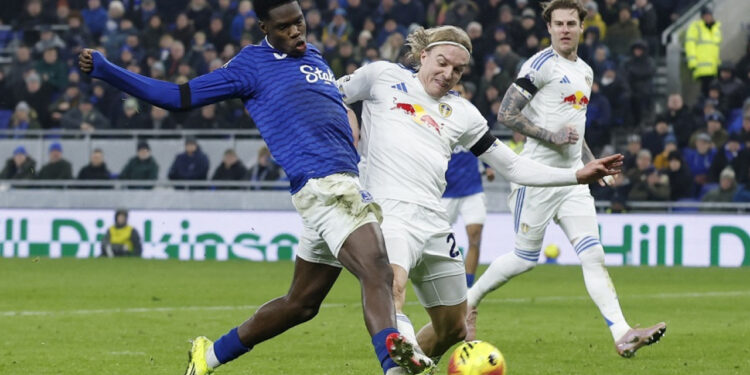 Barry the hero again as Everton draw with Leeds