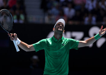 Djokovic steps up record hunt in the Australia Open